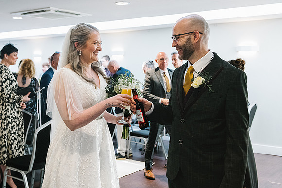 newly-weds-drinks-aston-hall-hotel-rotheram-yorkshire