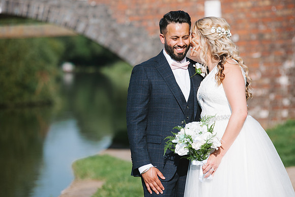 wedding photography of bride and groom at heathland grove wedding in derbyshire