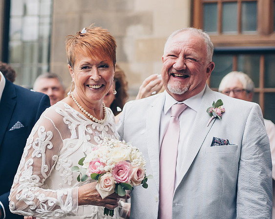 sheffield town hall bride and groom confetti