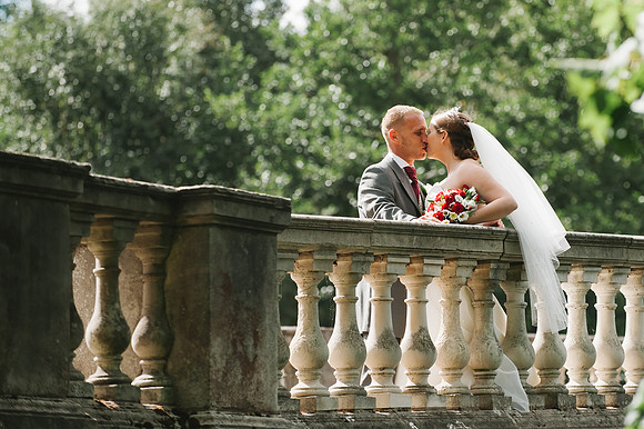 photography bride and groom kissing at wedding in worksop